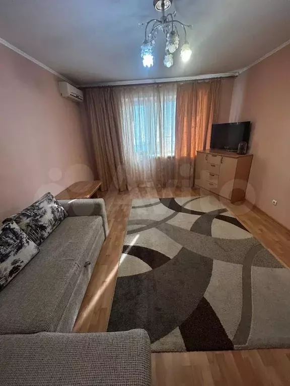 1-к. квартира, 57 м, 5/18 эт. - Фото 0