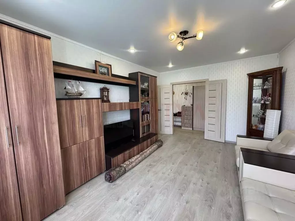 3-к кв. Белгородская область, Старый Оскол Жукова мкр, 21 (65.0 м) - Фото 1