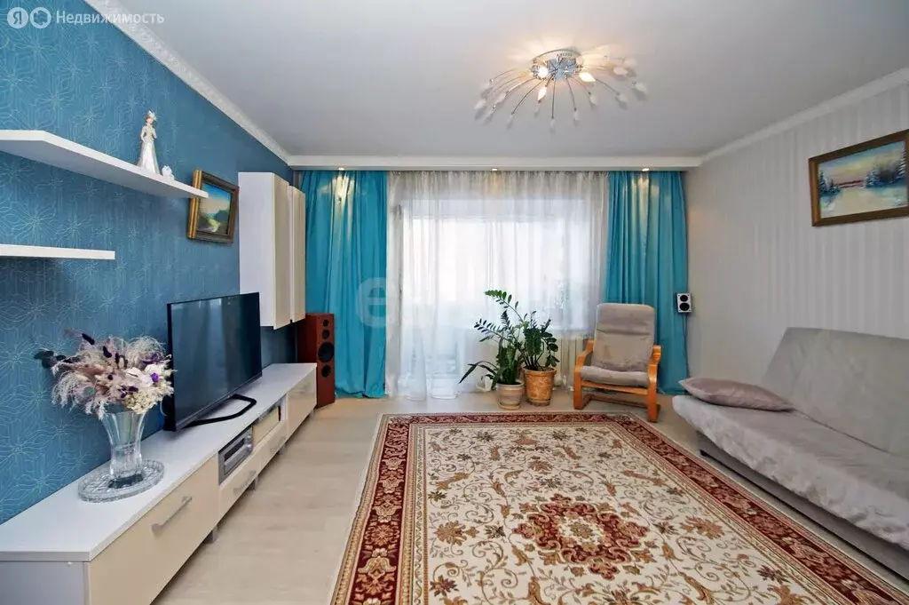 3-комнатная квартира: Омск, посёлок Амурский, Алтайская улица, 44 (70 ... - Фото 1