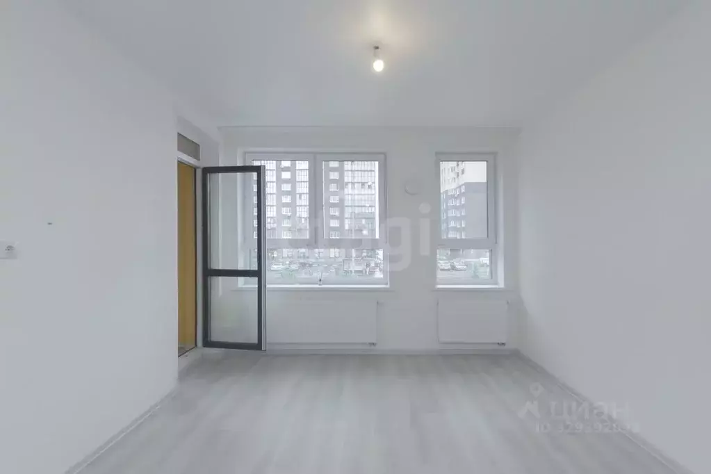 2-к кв. Тюменская область, Тюмень ул. Монтажников, 44 (65.3 м) - Фото 1