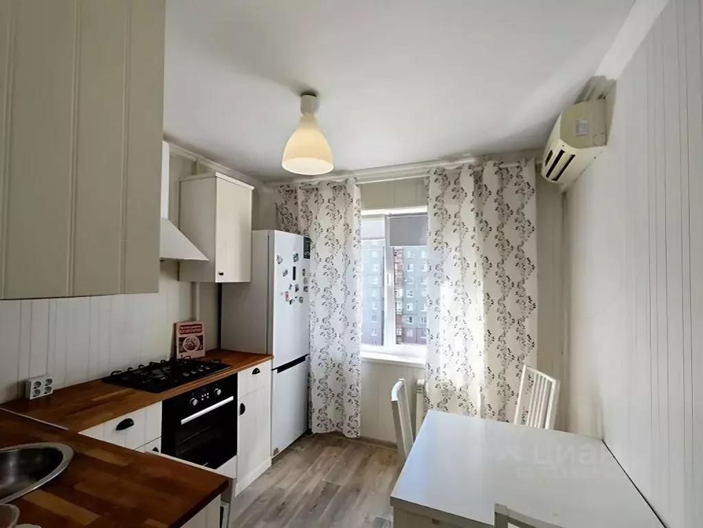 2-к кв. Омская область, Омск Омская ул., 119 (52.0 м) - Фото 0