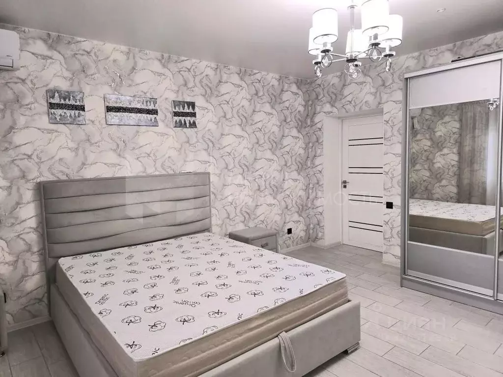 4-к кв. Тюменская область, Тюмень ул. Республики, 86к1 (150.3 м) - Фото 1