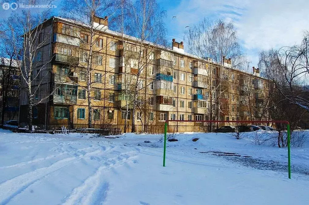 3-комнатная квартира: Казань, улица Шамиля Усманова, 31 (57.6 м) - Фото 0