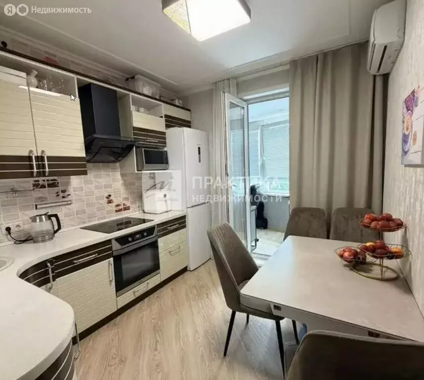 2-комнатная квартира: Красногорск, Вокзальная улица, 17А (61 м) - Фото 1
