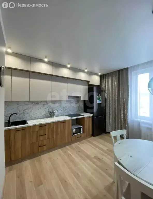 2-комнатная квартира: Омск, улица 70 лет Октября, 3/1 (58.4 м) - Фото 1