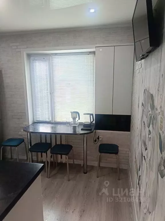 2-к кв. Вологодская область, Череповец Пионерская ул., 15 (44.8 м) - Фото 1