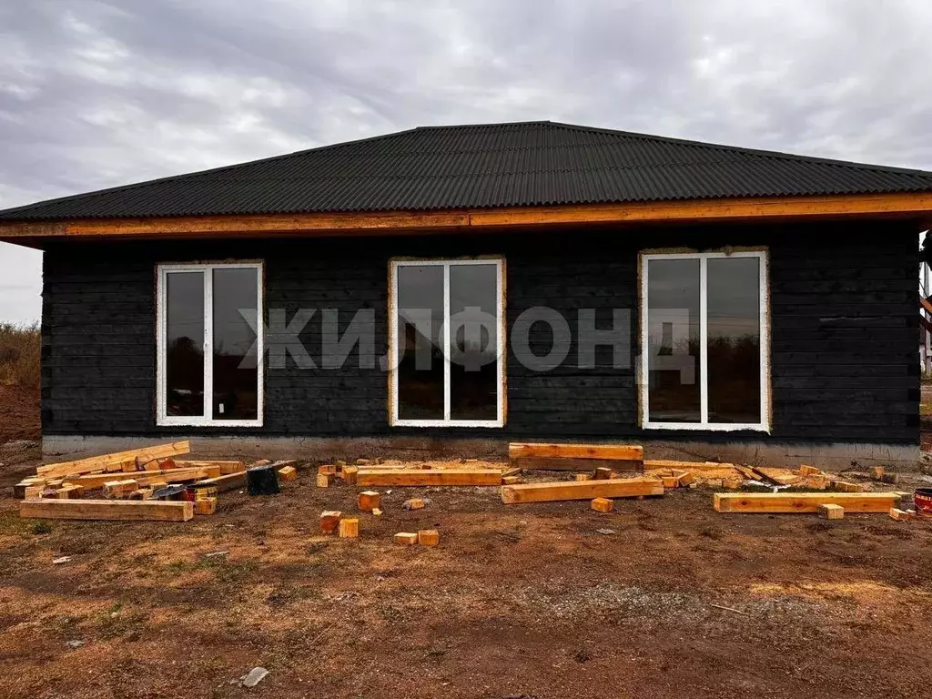 Дом в Хакасия, Усть-Абаканский район, пос. Тепличный ул. 1-я ... - Фото 1