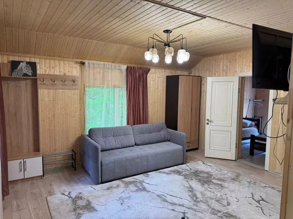 Дом в Карачаево-Черкесия, Зеленчукский район, с. Архыз  (60 м) - Фото 1