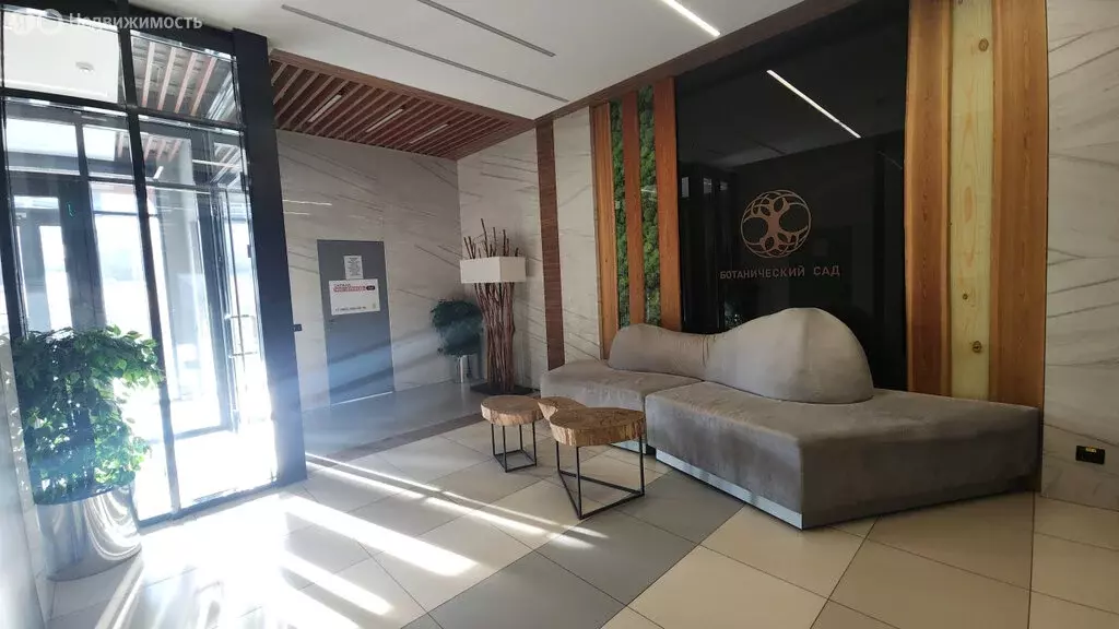 3-комнатная квартира: Екатеринбург, улица 8 Марта, 202/4 (90.1 м) - Фото 1