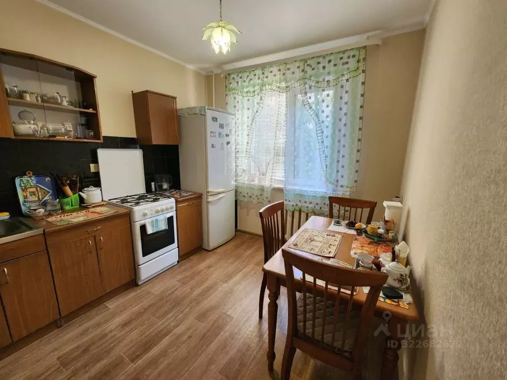3-к кв. Саратовская область, Саратов Луговая ул., 37 (64.6 м) - Фото 0