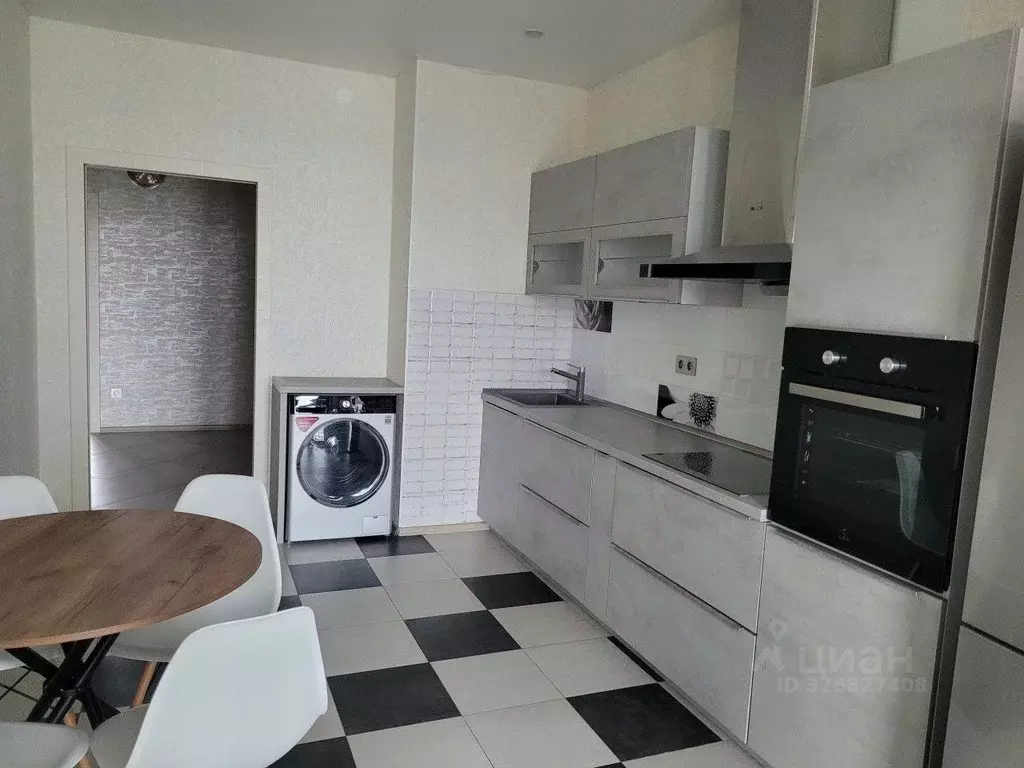 2-к кв. Свердловская область, Екатеринбург ул. Татищева, 47А (70.0 м) - Фото 2