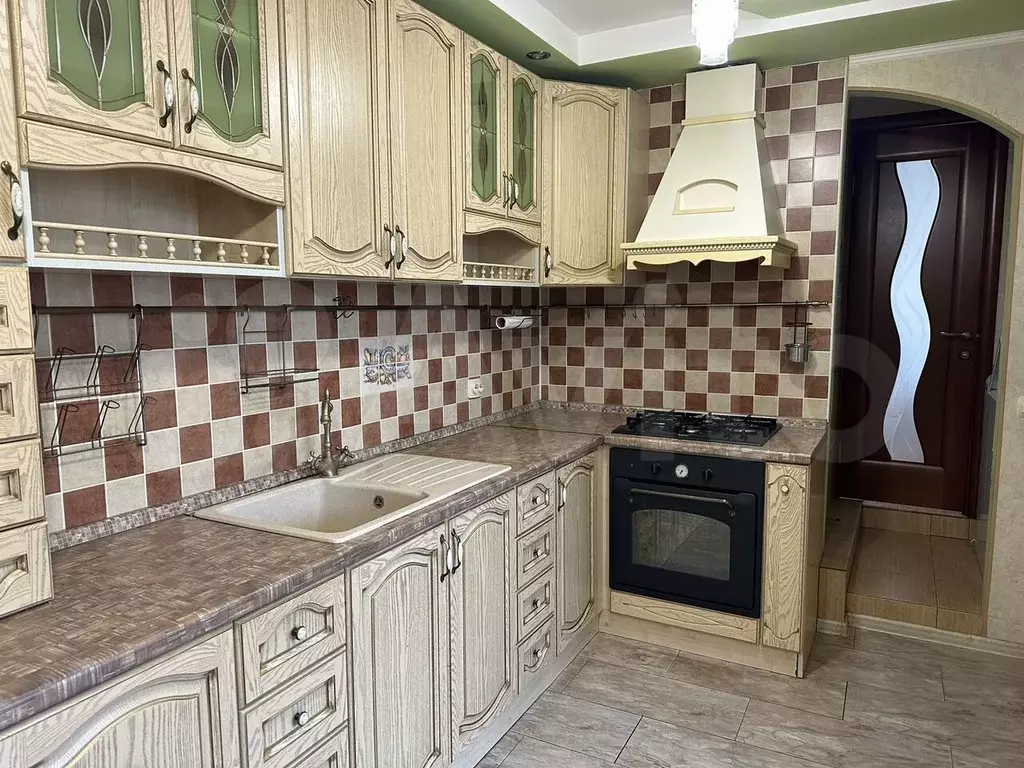 3-к. квартира, 87 м, 4/10 эт. - Фото 0