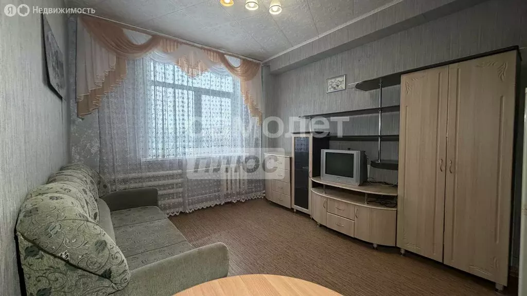 1к в 10-комнатной квартире (35.9 м) - Фото 1