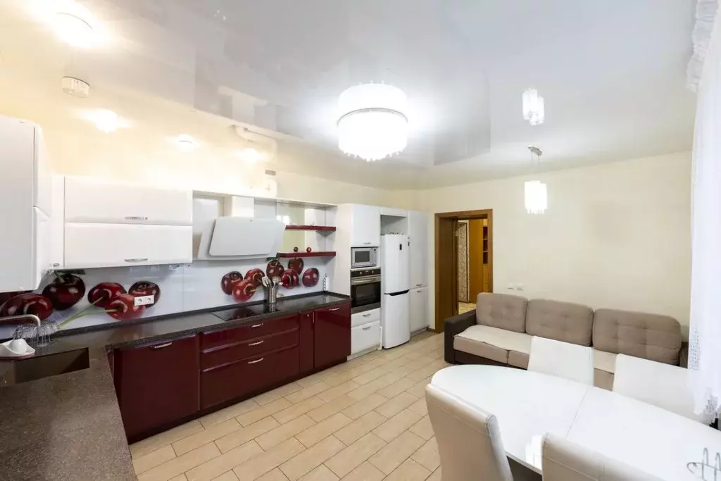 2-к кв. Тюменская область, Тюмень ул. Салтыкова-Щедрина, 58 (83.0 м) - Фото 1