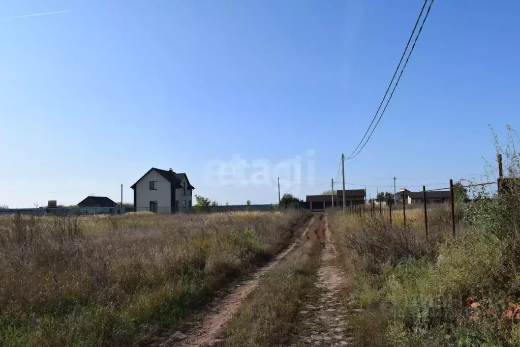 Участок в Саратовская область, Энгельсский район, Красноярское ... - Фото 0