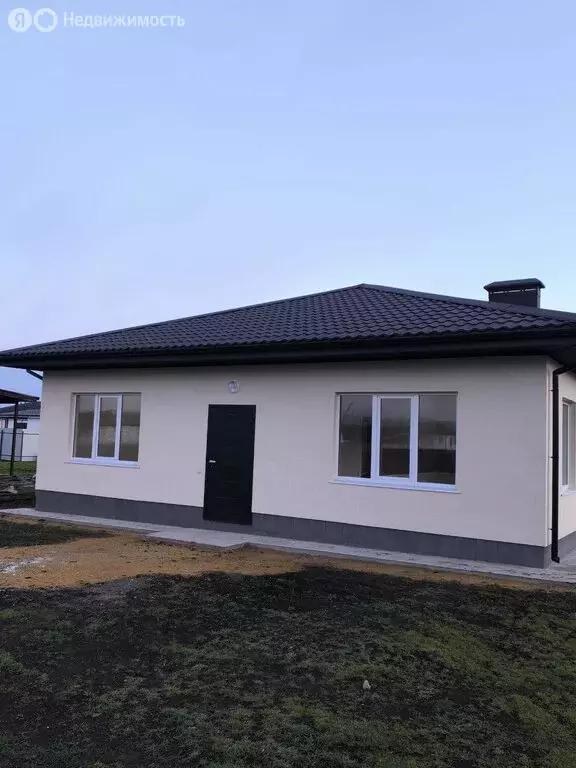 Дом в Симферопольский район, село Урожайное (100 м) - Фото 1