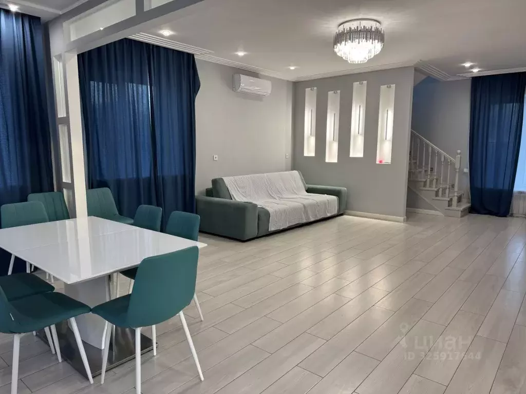 Дом в Астраханская область, Астрахань Турбазовская ул., 58 (165 м) - Фото 1