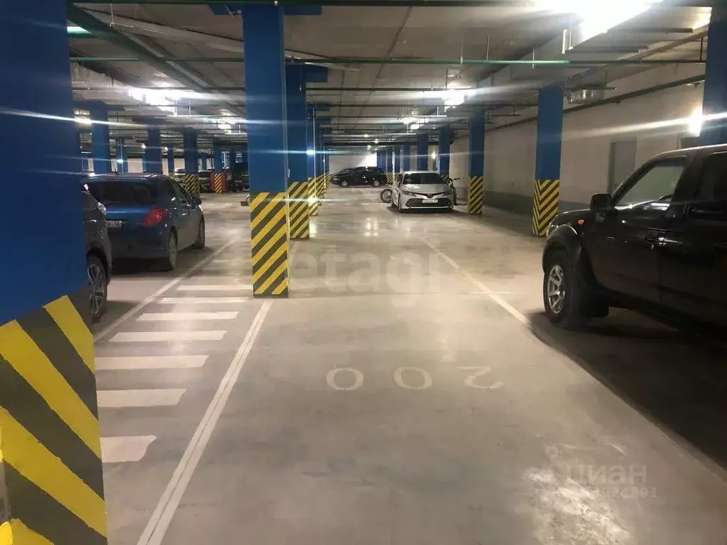 Гараж в Тюменская область, Тюмень ул. Федюнинского, 60с1 (15 м) - Фото 1