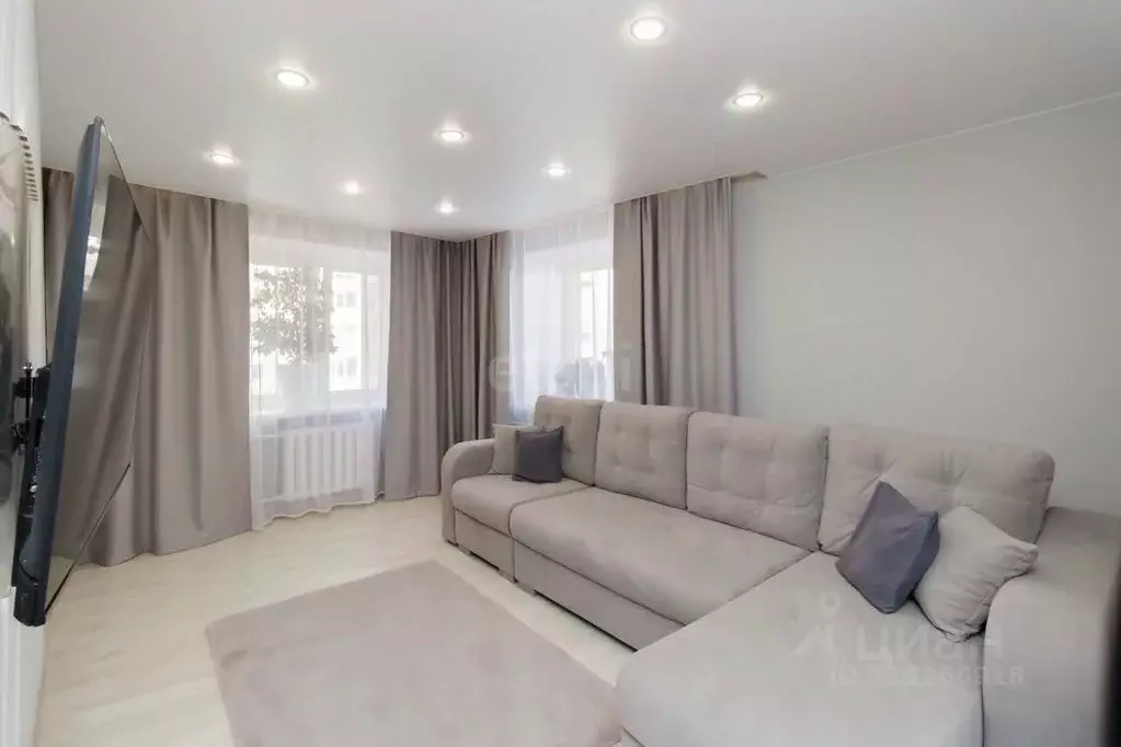 2-к кв. Тюменская область, Тюмень ул. Станислава Карнацевича, 12 (71.0 ... - Фото 1