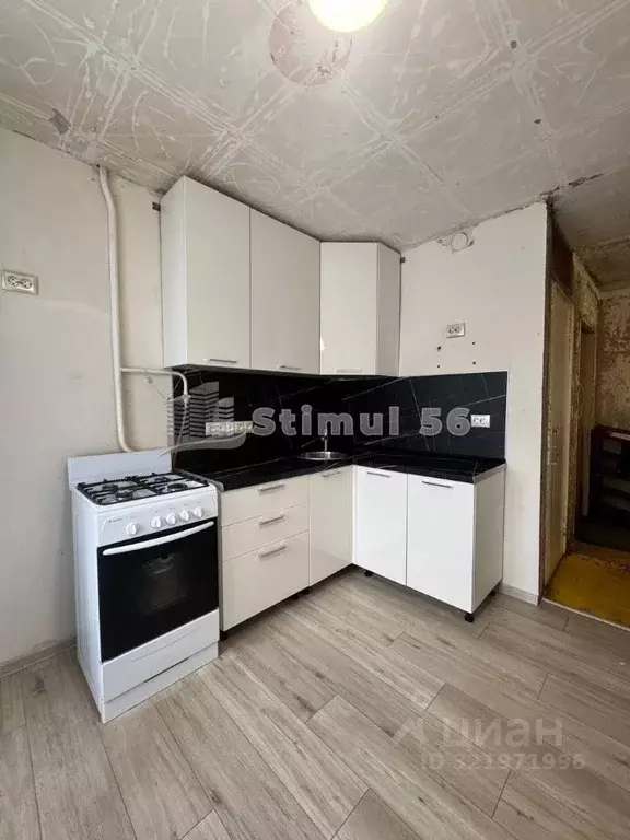 3-к кв. Оренбургская область, Оренбург Тракторная ул., 33 (65.6 м) - Фото 1