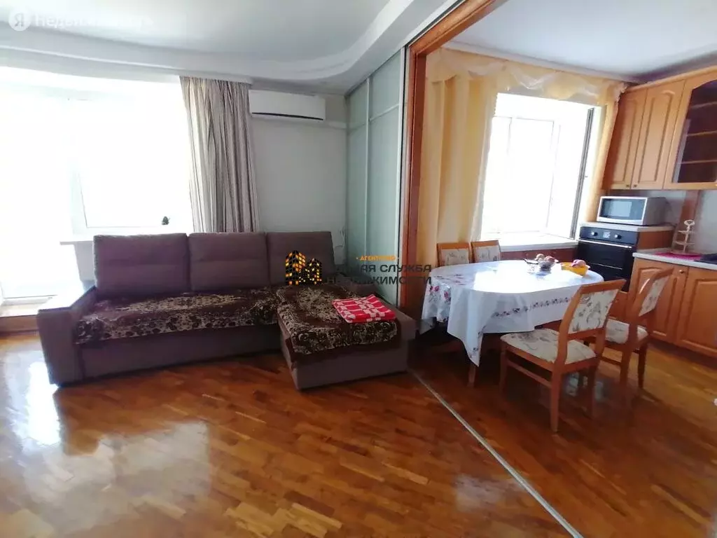 3-комнатная квартира: Уфа, улица Кирова, 47/2 (65 м) - Фото 1