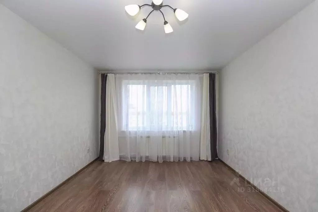 3-к кв. Омская область, Омск ул. Ватутина, 28 (65.6 м) - Фото 0