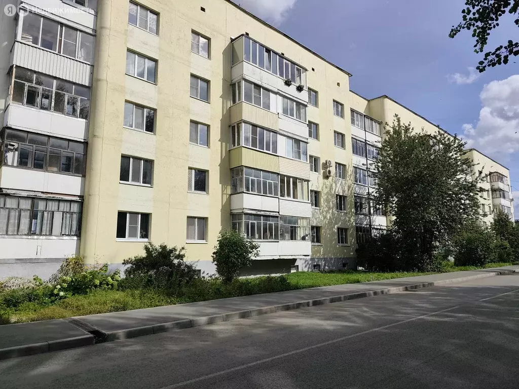 2-комнатная квартира: Медведево, посёлок городского типа Медведево, ... - Фото 0