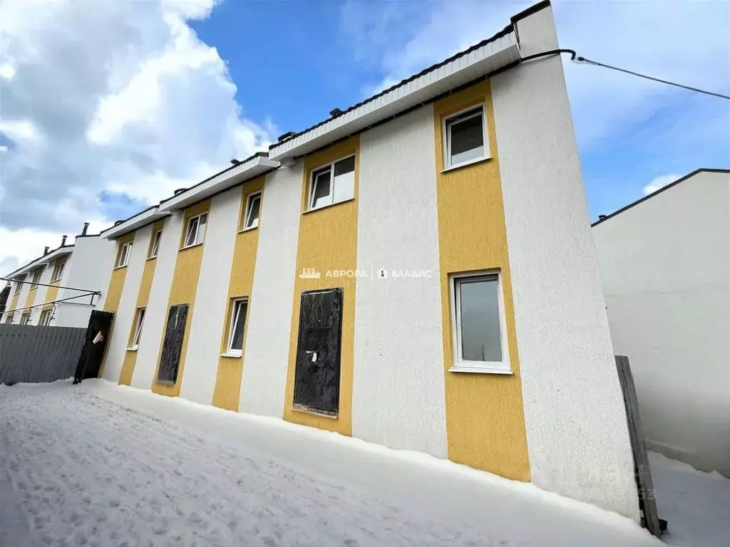 Таунхаус в Челябинская область, Магнитогорск ул. Сочинская, 43 (60 м) - Фото 1