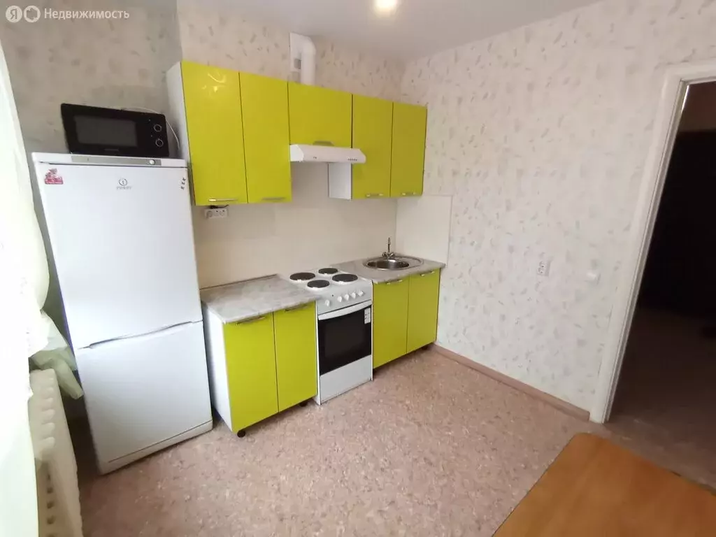 3-комнатная квартира: Уфа, улица Рудольфа Нуреева, 14 (60 м) - Фото 1