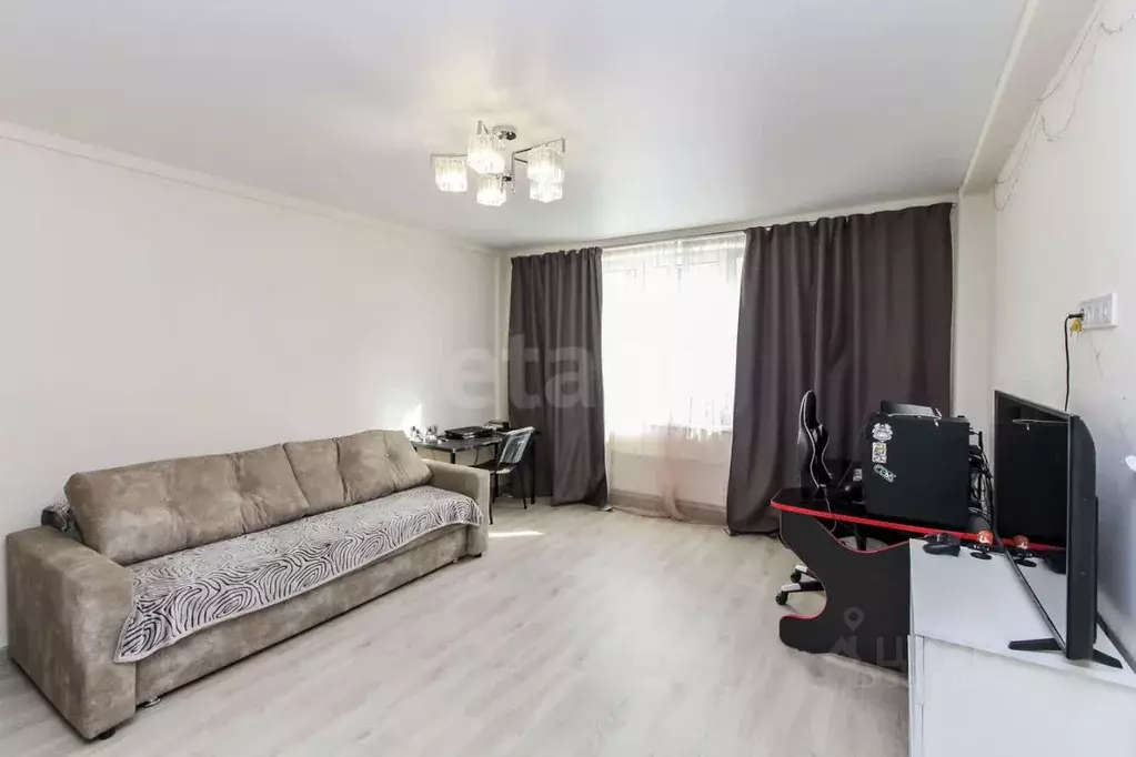 1-к кв. Тюменская область, Тюмень Заречный проезд, 39Ак2 (46.3 м) - Фото 1