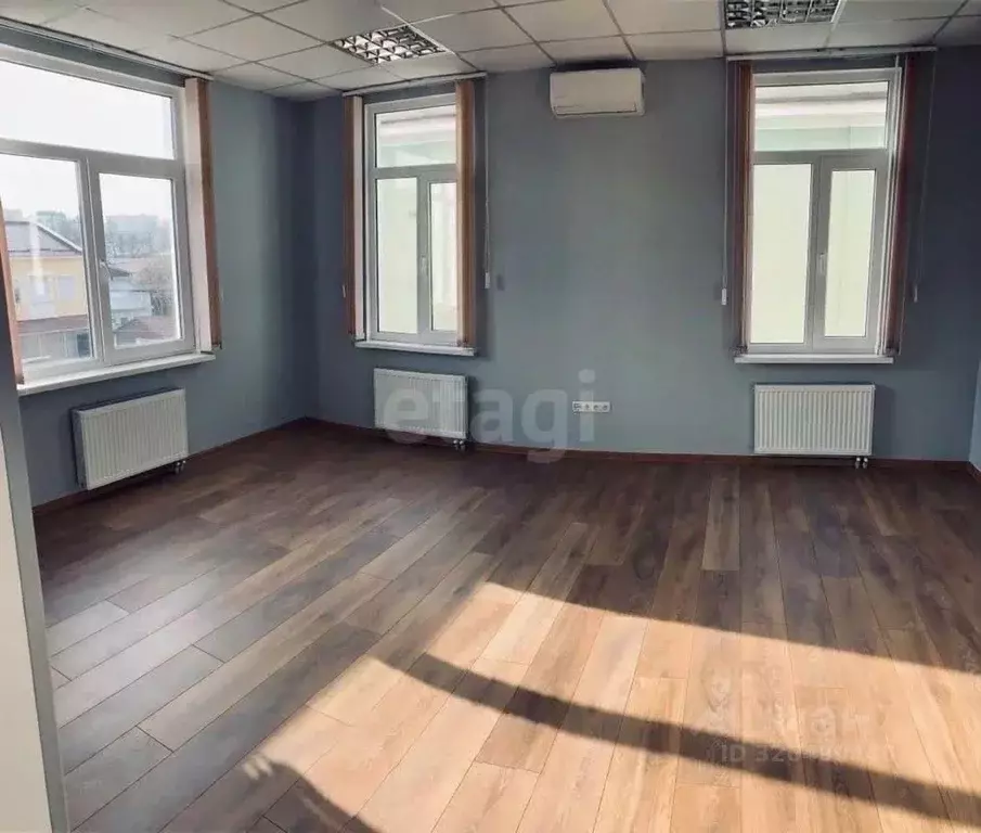 Офис в Крым, Симферополь ул. Гоголя (150 м) - Фото 1