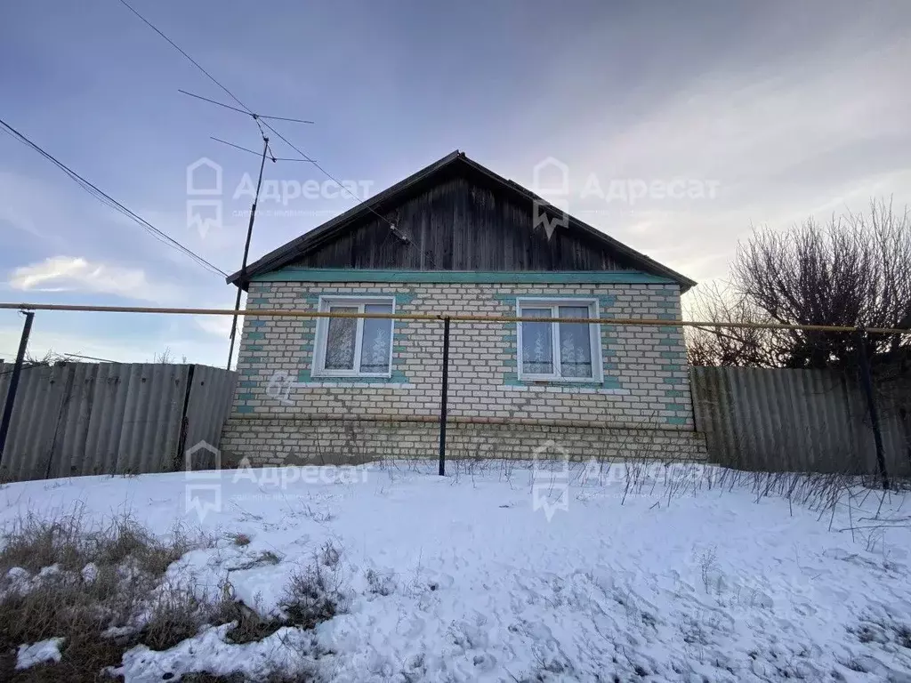 Дом в Волгоградская область, Ольховский район, с. Липовка ул. Ленина ... - Фото 1