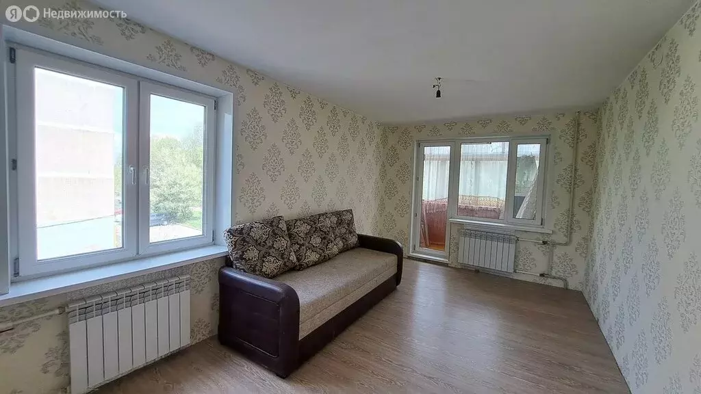 3-комнатная квартира: посёлок Биорки, 7 (63 м) - Фото 0