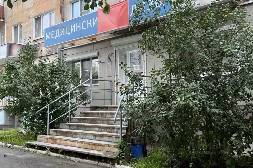 Торговая площадь в Свердловская область, Полевской ул. Свердлова, 10 ... - Фото 0
