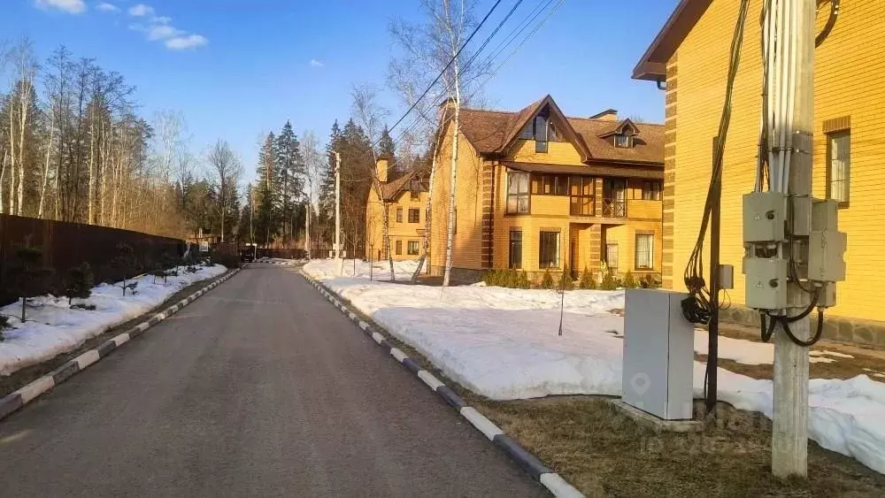 Участок в Московская область, Одинцовский городской округ, пос. НИИ ... - Фото 1