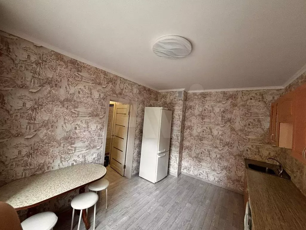 3-к. квартира, 70м, 1/9эт. - Фото 1