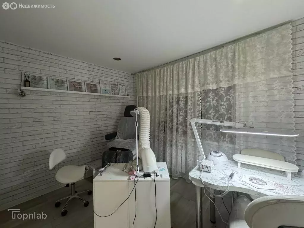 1к в 4-комнатной квартире (17.7 м) - Фото 2