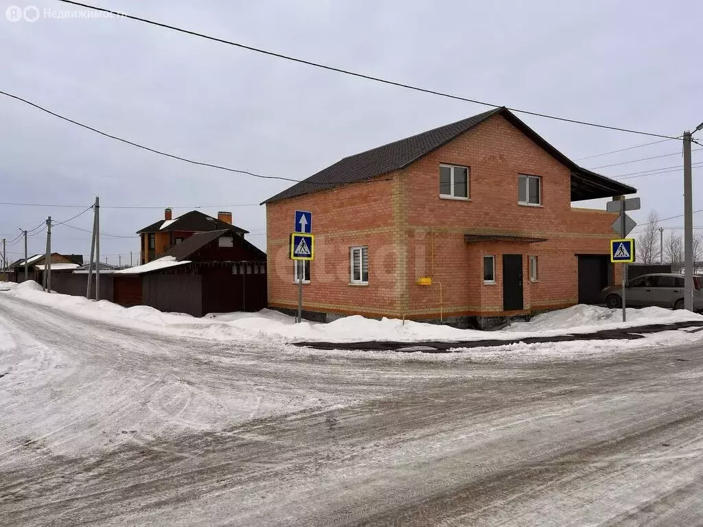 Дом в Тюменский район, деревня Якуши, улица А. Хасанова (160 м) - Фото 0