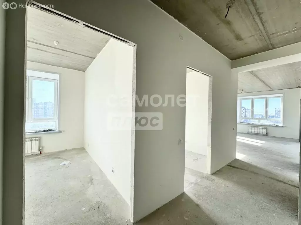 3-комнатная квартира: Брянск, улица имени А.Ф. Войстроченко, 3 (85 м) - Фото 1