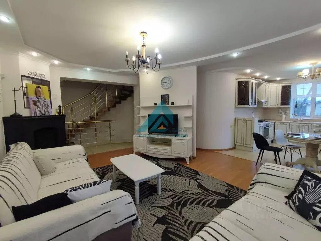 Дом в Оренбургская область, Оренбург Ростоши мкр, ул. Торговая (180 м) - Фото 1