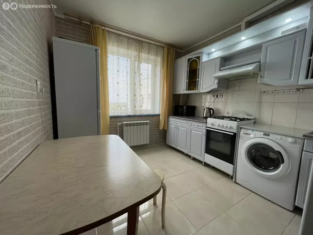 3-комнатная квартира: Волгодонск, улица Гагарина, 87 (67.1 м) - Фото 0