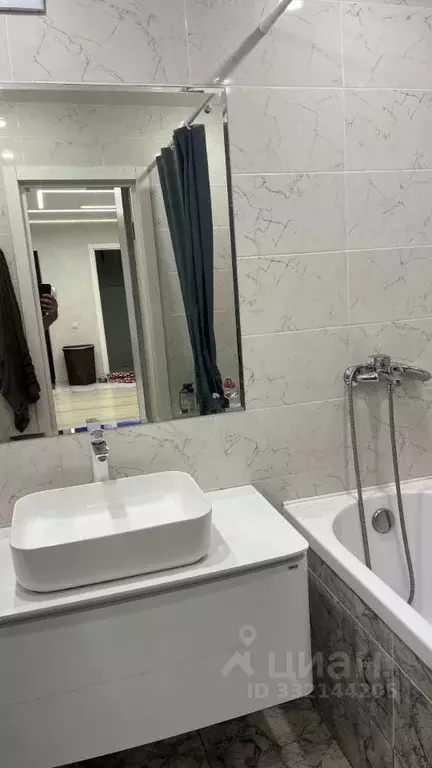 3-к кв. Брянская область, Брянск ул. Вали Сафроновой, 75 (86.0 м) - Фото 1