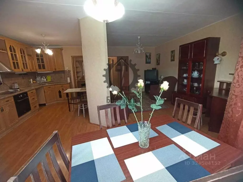 2-к кв. Свердловская область, Екатеринбург ул. Репина, 107 (62.9 м) - Фото 1