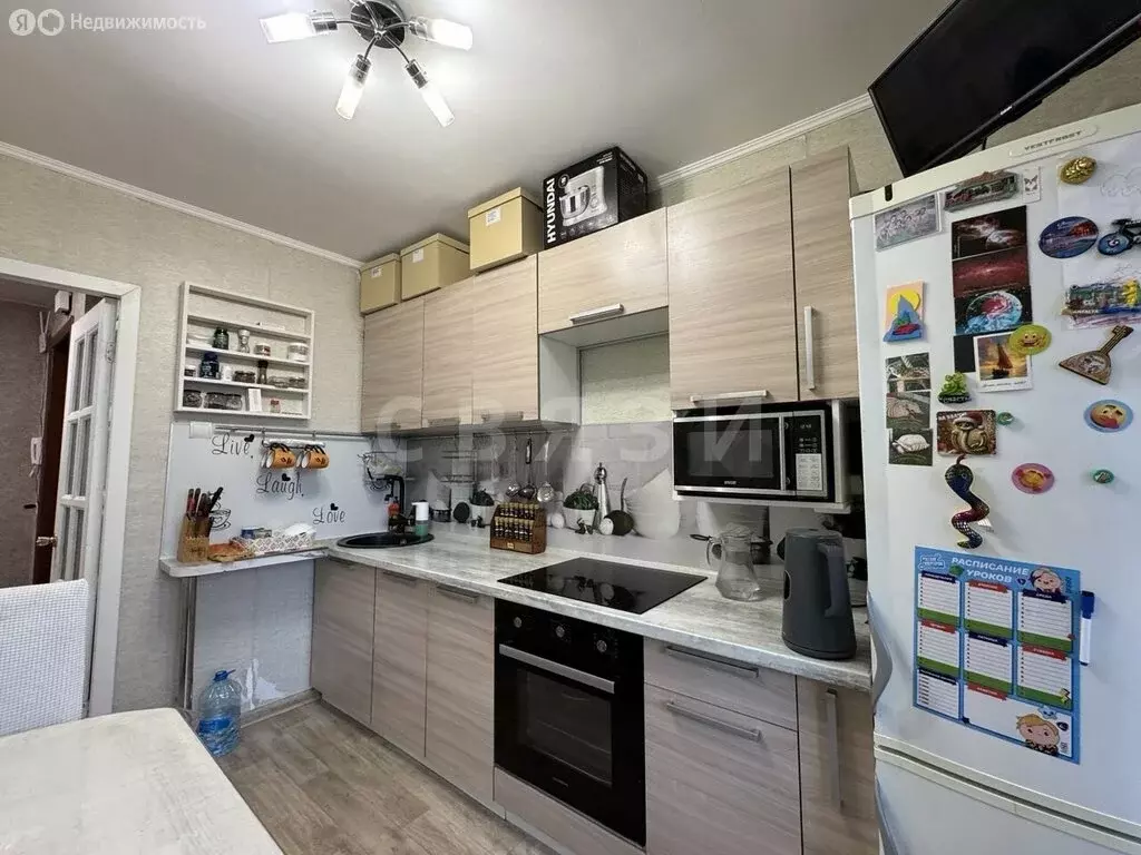 3-комнатная квартира: Тюмень, улица Монтажников, 16 (65.1 м) - Фото 1