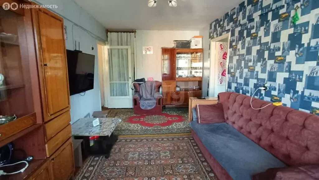 3-комнатная квартира: Юрга, улица Максименко, 15 (48.6 м) - Фото 1