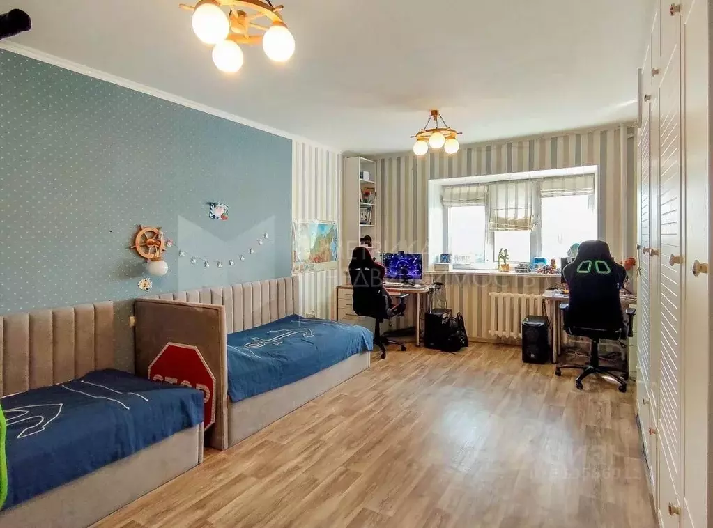 3-к кв. Тюменская область, Тюмень ул. Николая Федорова, 6к1 (111.0 м) - Фото 0
