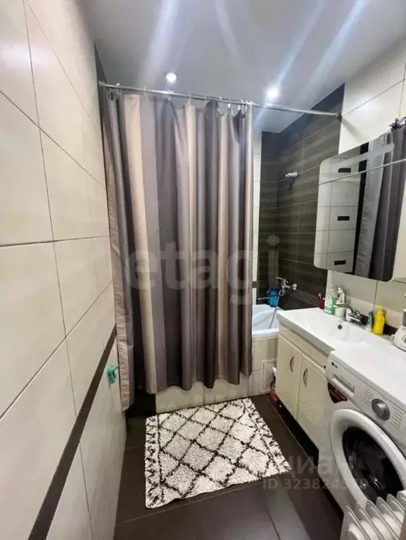 2-к кв. Саха (Якутия), Якутск ул. 50 лет Советской Армии, 12/1 (68.6 ... - Фото 0