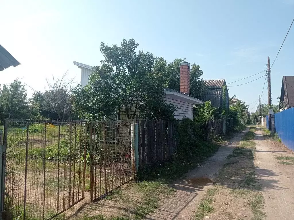 Дом в Саратовская область, Балаковский район, Натальинское ... - Фото 0