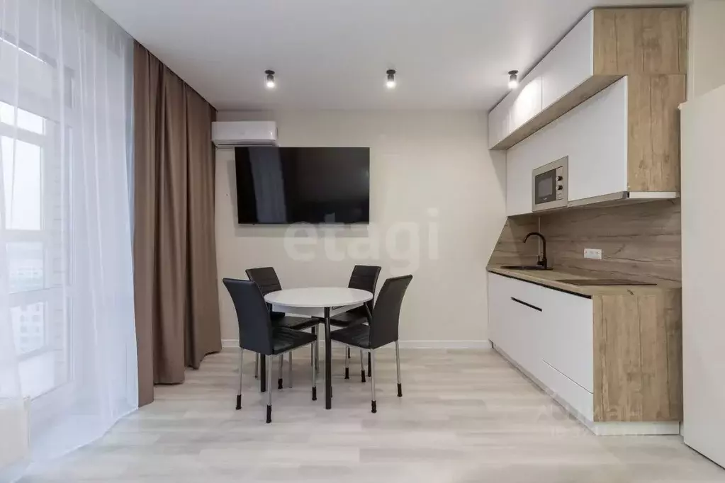 Студия Тюменская область, Тюмень ул. Тимофея Чаркова, 81 (27.6 м) - Фото 1