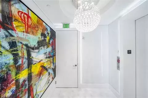 Bal Harbour North South C St Regis Bal Harbour, Unit 2103S - Фото 2